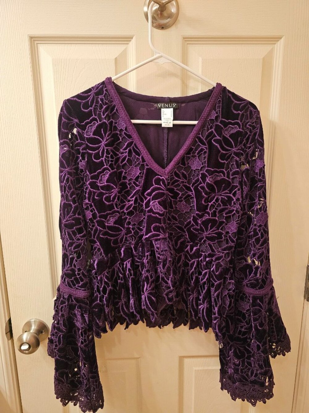 NWOT Venus Size 6 Purple Lace Blouse
